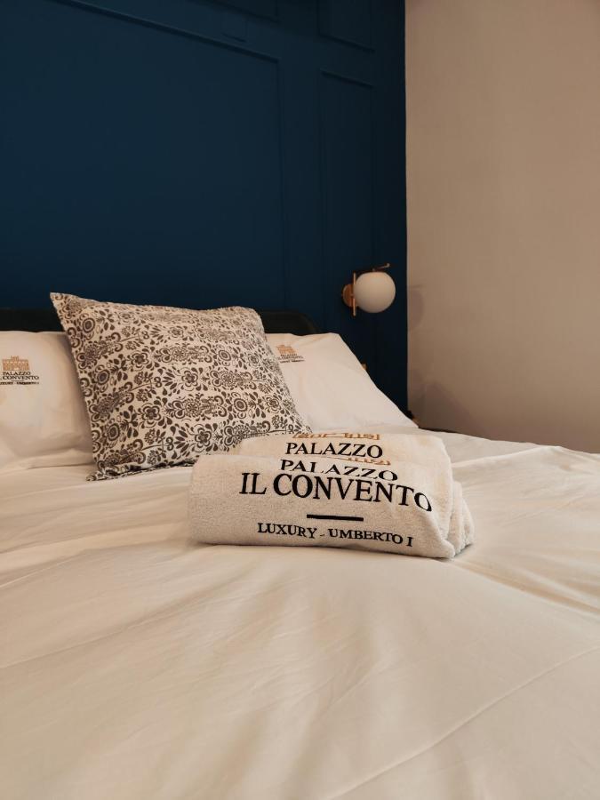 Palazzo Il Convento Luxury Umberto I Bed and Breakfast Neapel Exteriör bild